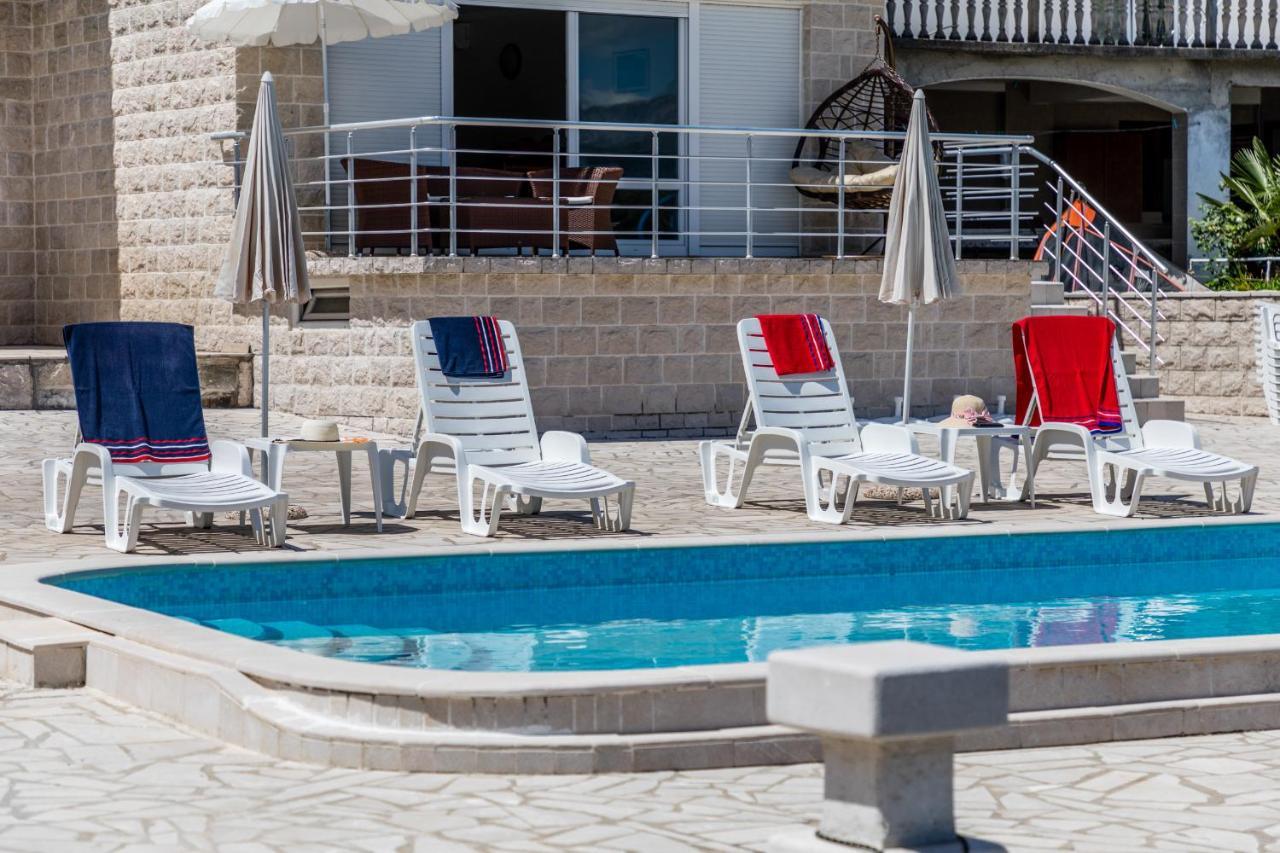 Apartments Tamaris Tivat Eksteriør billede