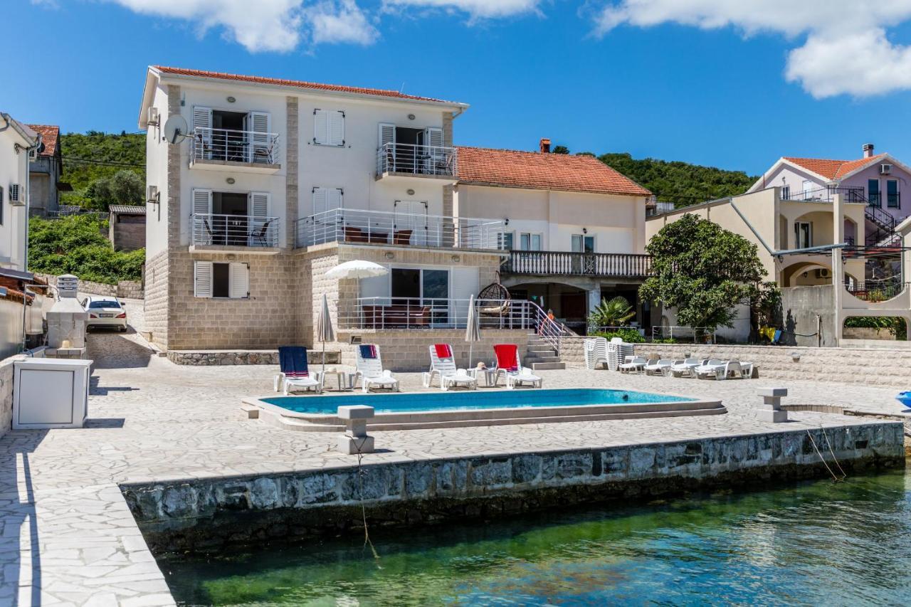 Apartments Tamaris Tivat Eksteriør billede