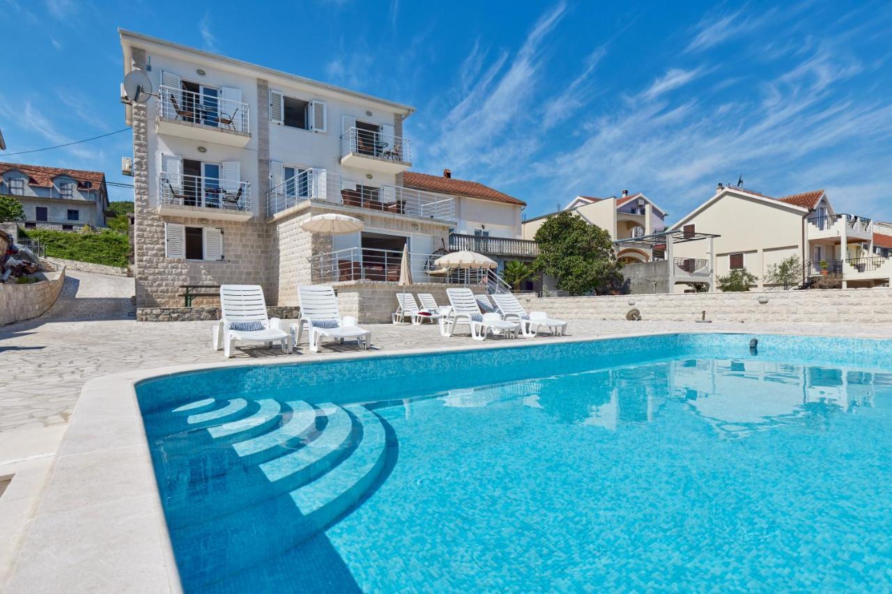 Apartments Tamaris Tivat Eksteriør billede